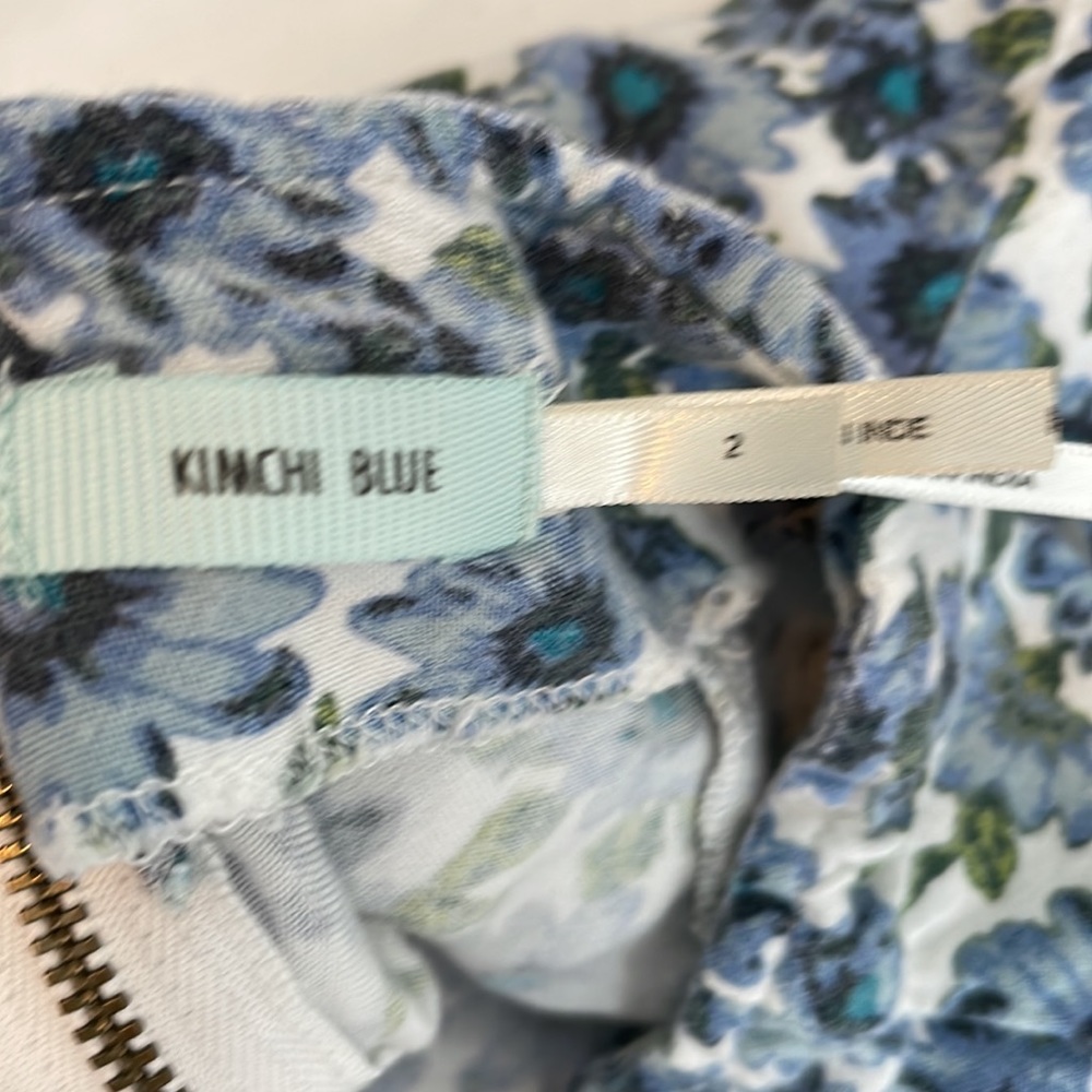 5/$15 Kimchi Blue floral high rise flowy shorts - Picture 4 of 5